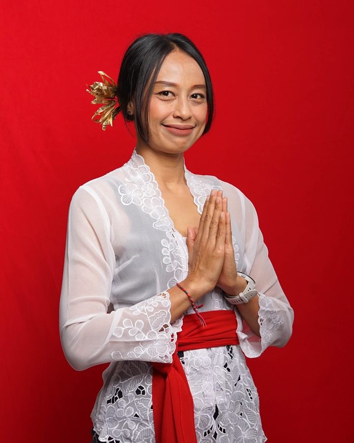 Foto busana adat Ns. Desak Gede Yenny Apriani, S.Kep., M.Kes