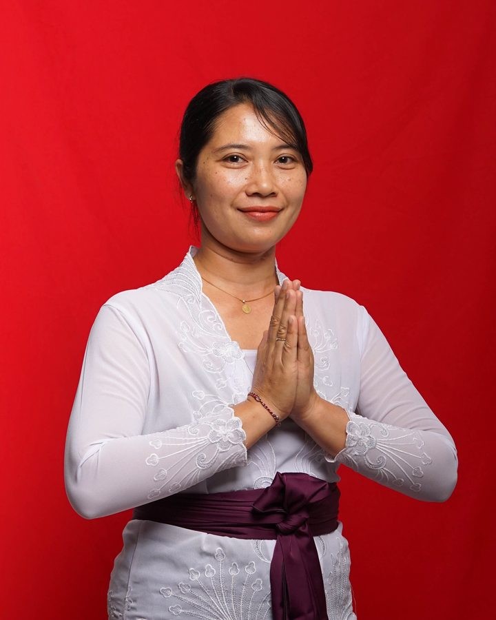 Foto busana adat Lakitha Ning Utami, S.SiT