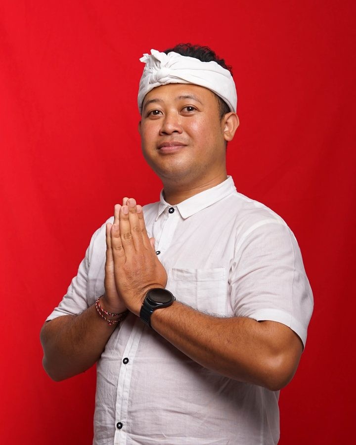 Foto busana adat Ns. I Made Agus Budi Wijaya, S.Kep., M.Kep