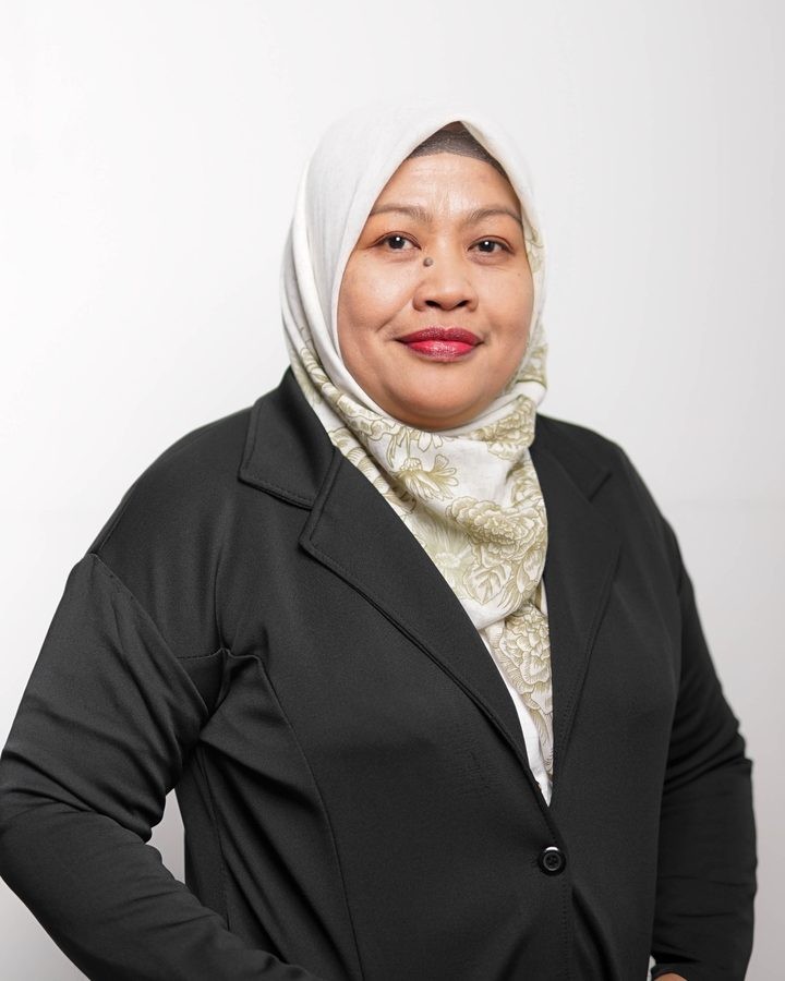 Foto formal Bdn. Siti Zakiah, S.ST., M.Kes
